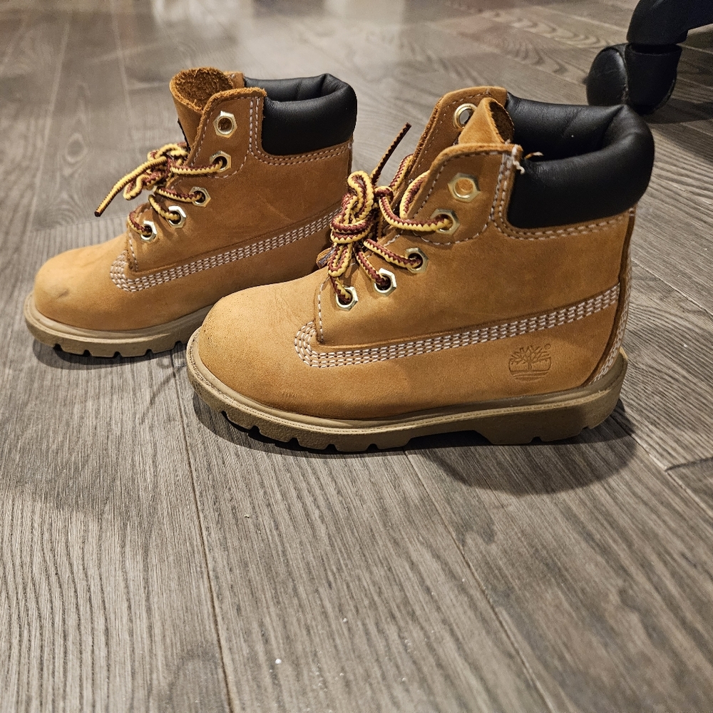 Toddler Timberland Boots - size 8!
